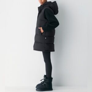 Aritzia Super Puff Vest Mid length with removable hoodie BLACK XS Puffer Vest